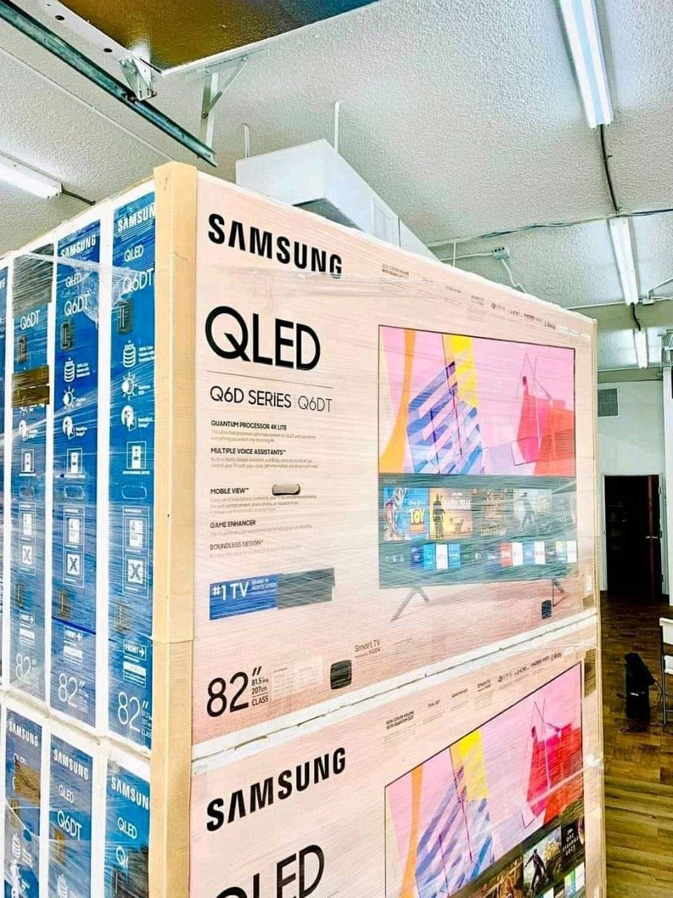 Smart TV pallets