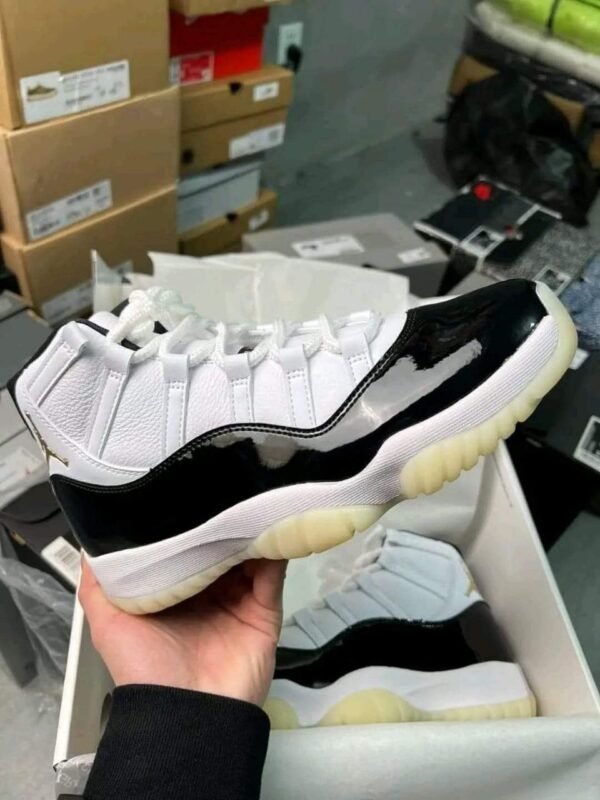 Original Jordan shoes - Image 4