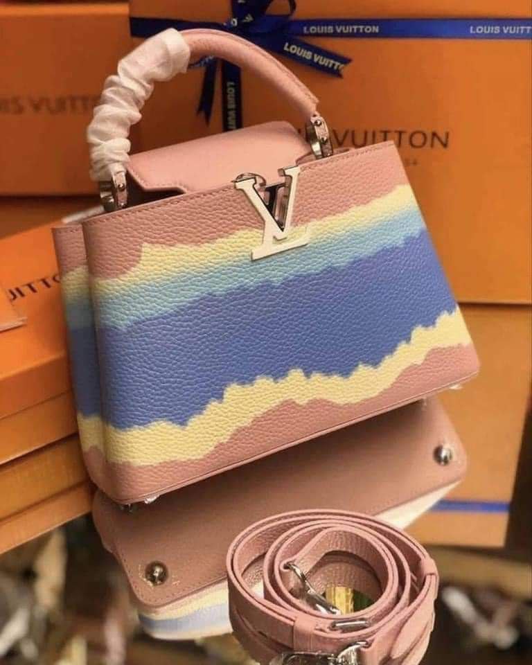 Female Handbag Pallets